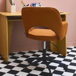 Bürostuhl mit Rollen und Cordbezug