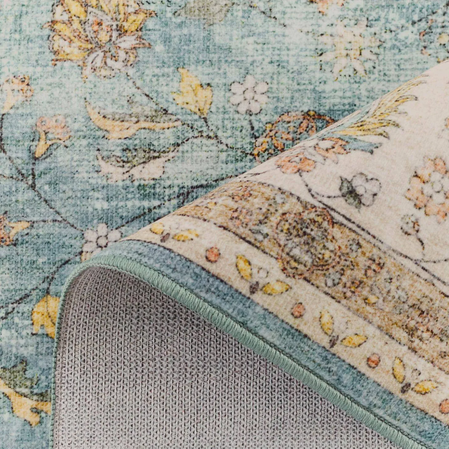 Bunter Teppich im persischen Stil für den Innenbereich