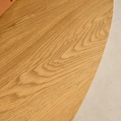 Dreieckiger Couchtisch mit verchromten Metallbeinen und Holzlook