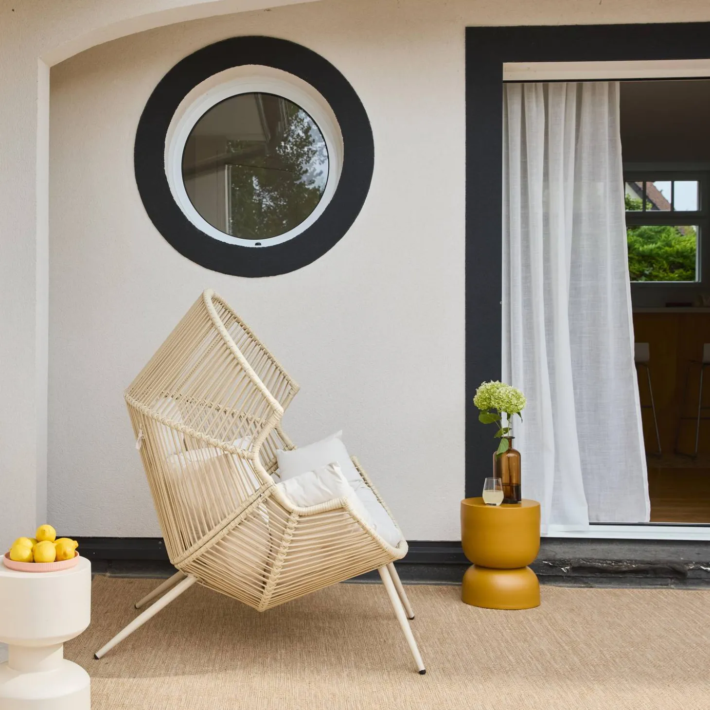 Ei-Sessel für Outdoor aus Stahl und Kunststoff