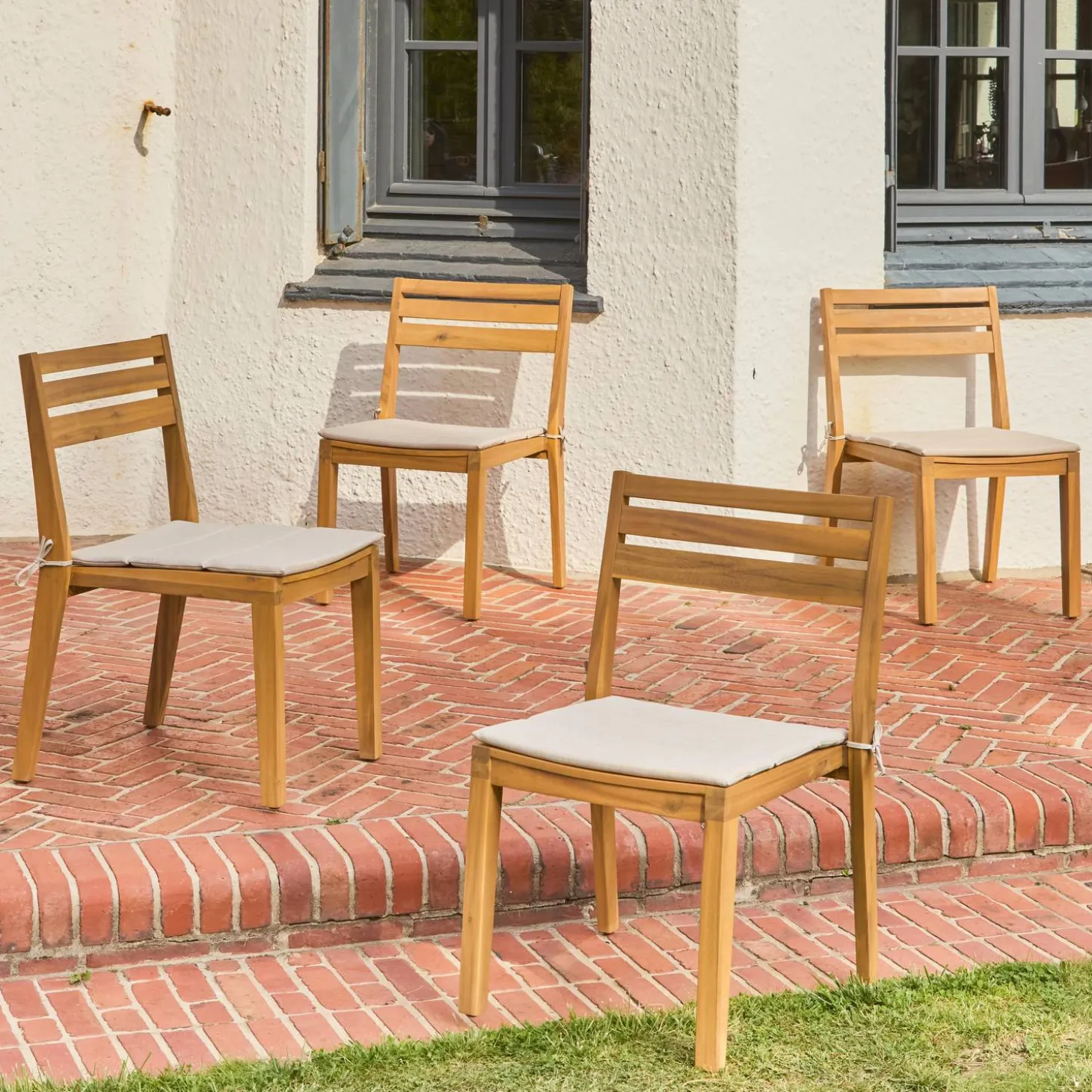 4er-Set Akazienholz-Gartenstühle mit Kissen