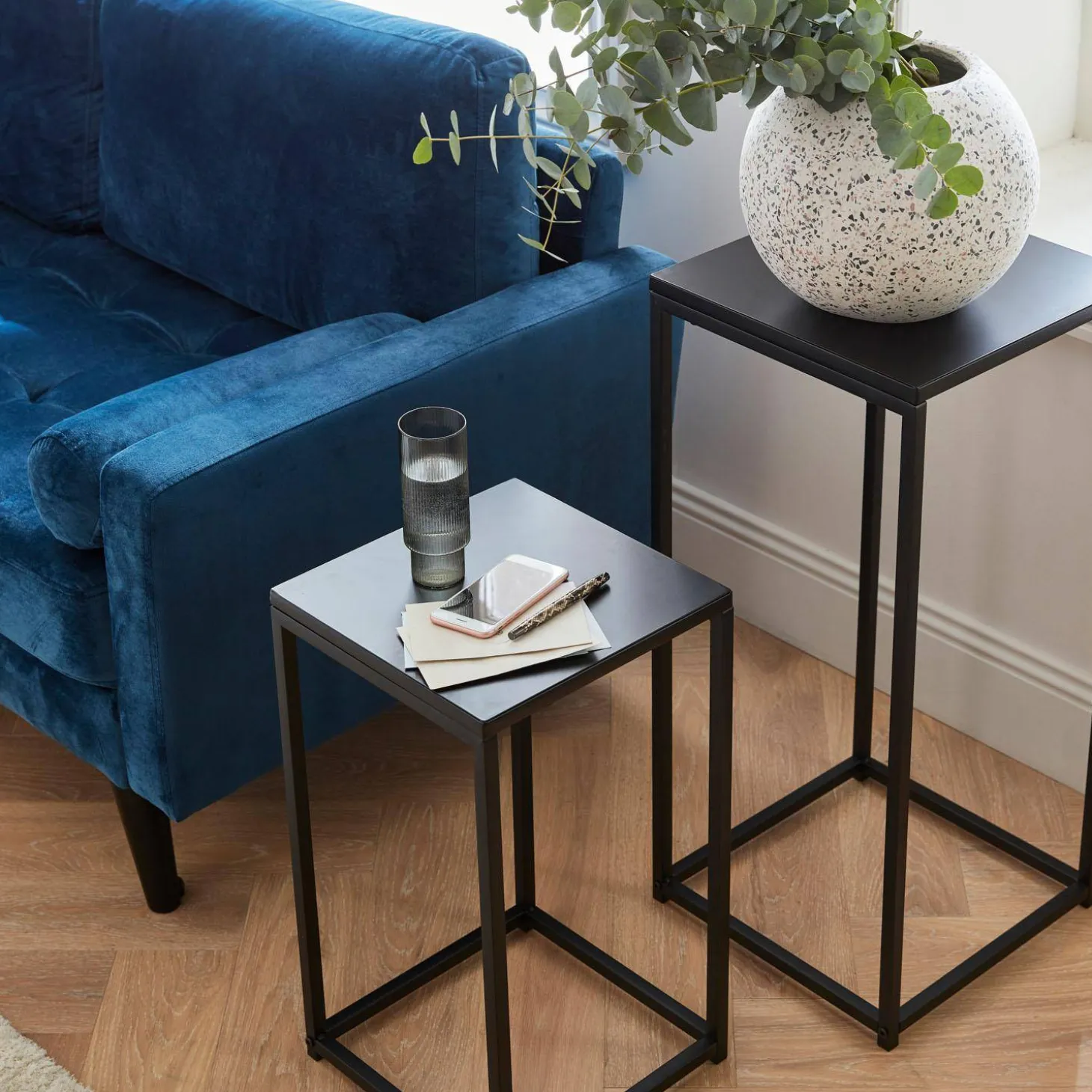 2er Set Beistelltische aus Metall