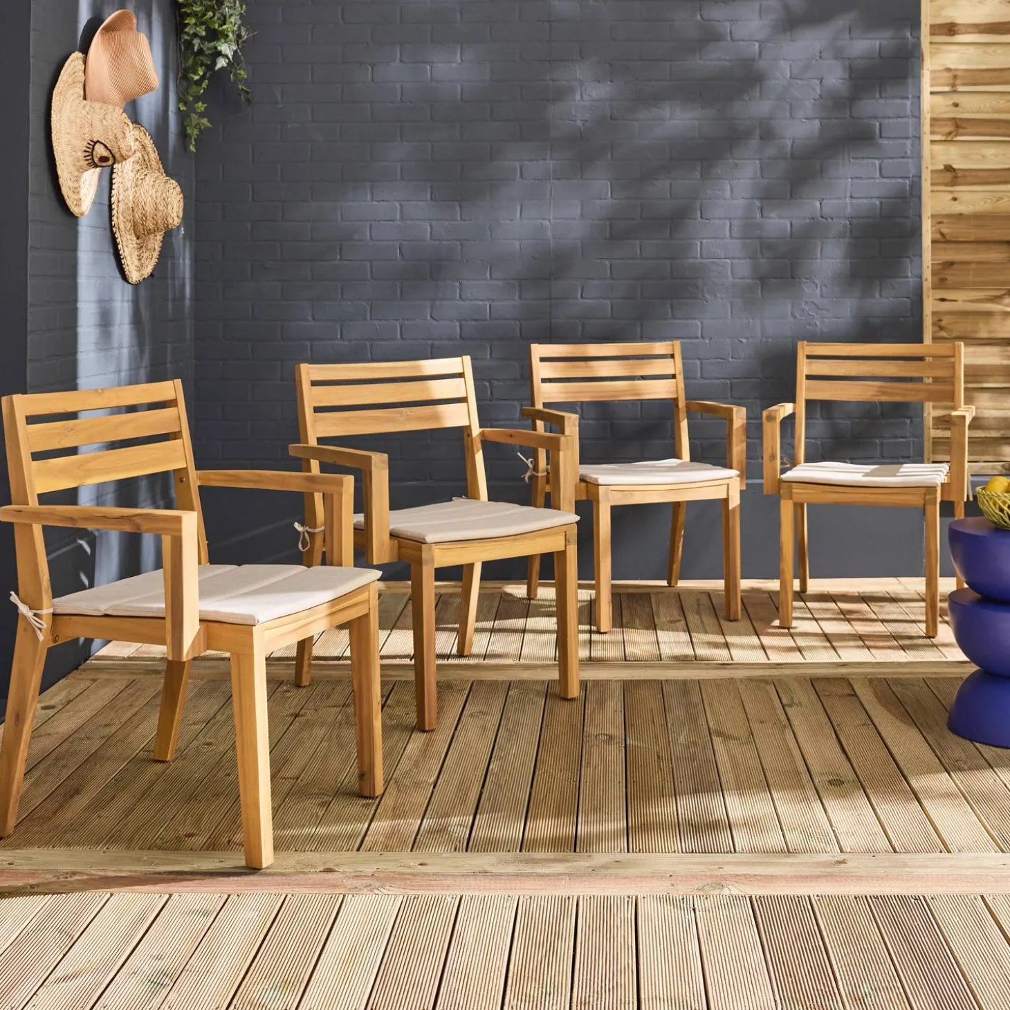 4er-Set Gartenstühle aus Akazienholz mit Kissen