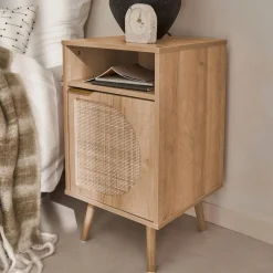 2er Set Nachttische mit Holzdekor und abgerundetem Rattan-Geflecht
