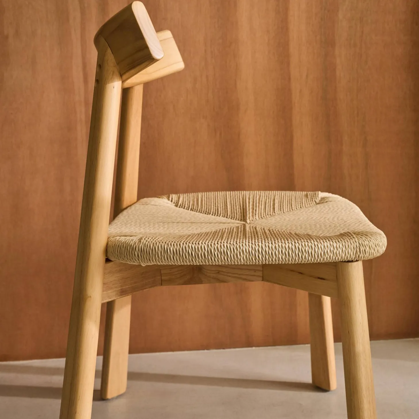 2er-Set skandinavische Stühle Heveaholz und Seilbespannung