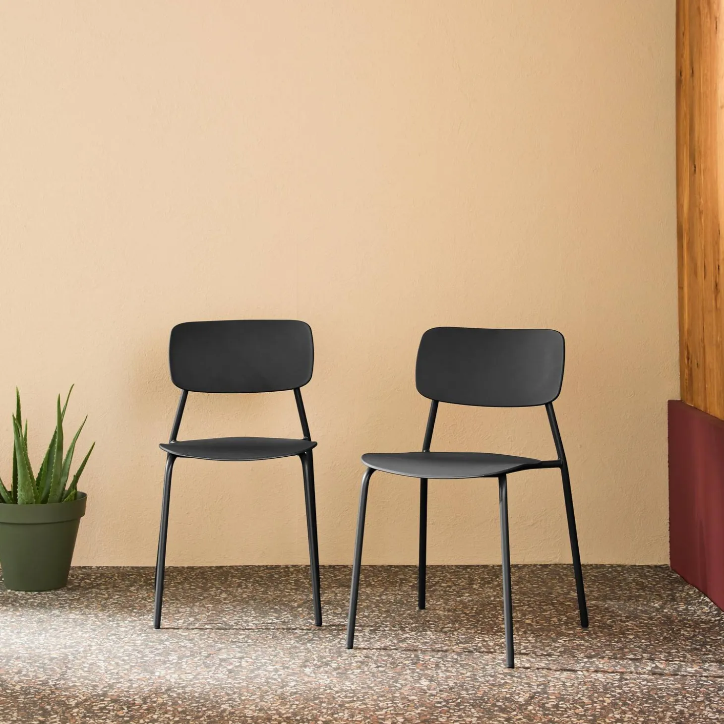 2er-Set stapelbare Gartenstühle aus Stahl und Kunststoff