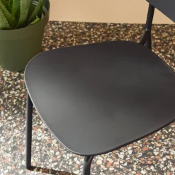 2er-Set stapelbare Gartenstühle aus Stahl und Kunststoff