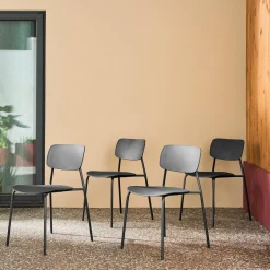 4er-Set stapelbare Gartenstühle aus Stahl und Kunststoff