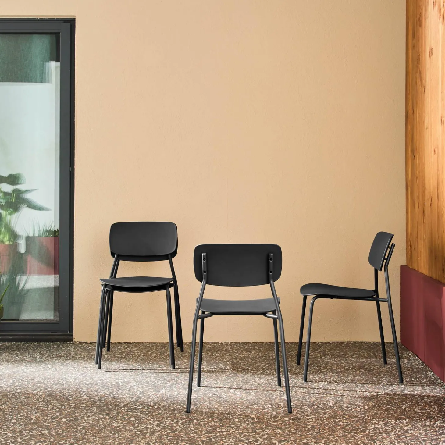 4er-Set stapelbare Gartenstühle aus Stahl und Kunststoff