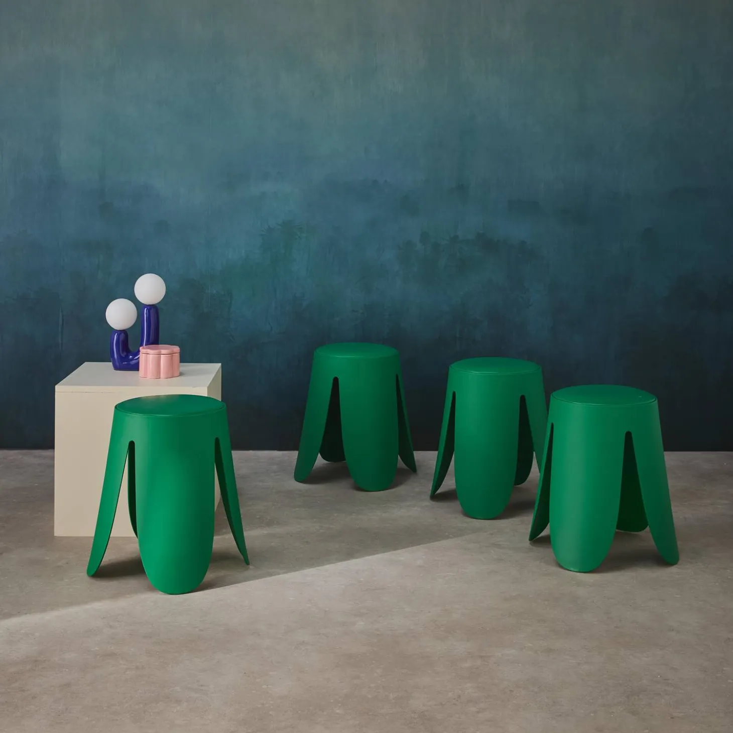 4er-Set stapelbare Hocker mit Kunstleder