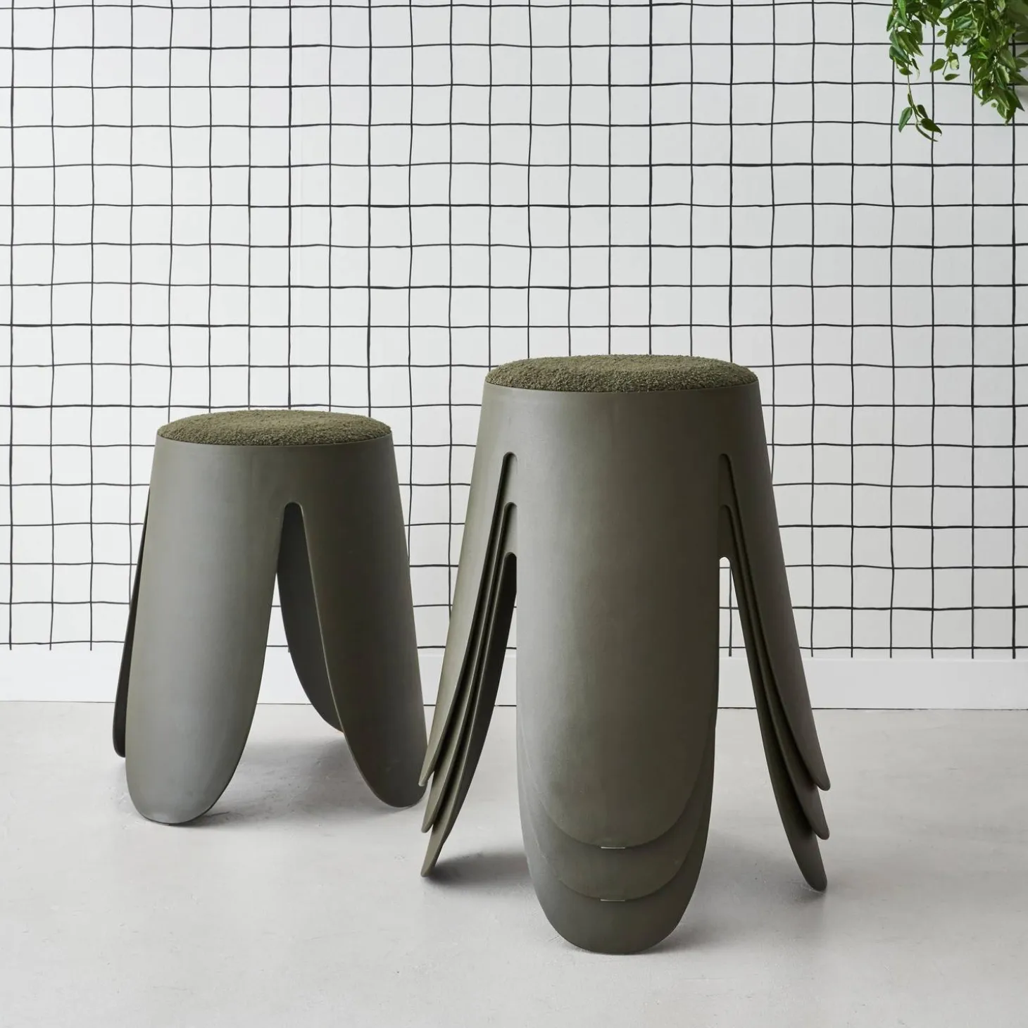 4er Set stapelbare Hocker, strukturierter Bouclébezug