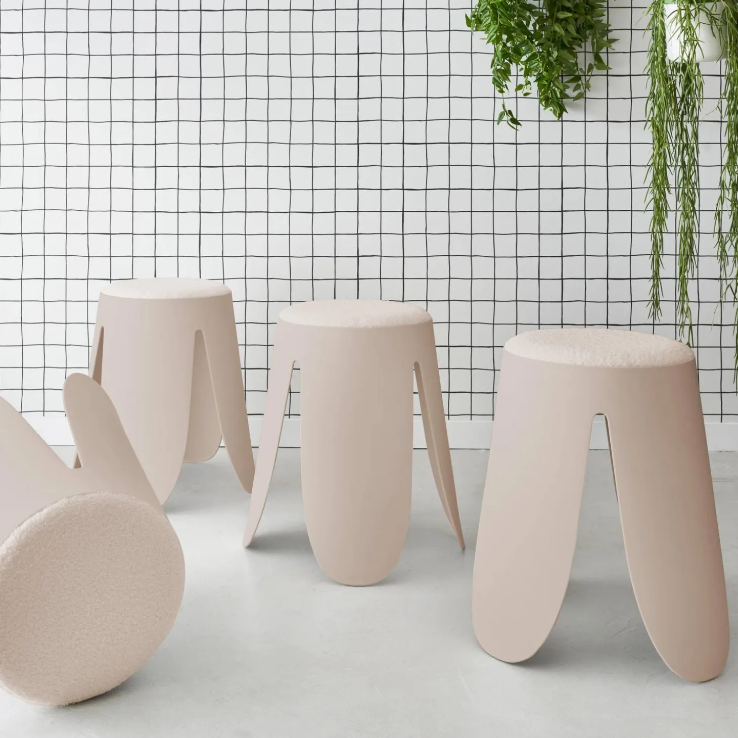4er Set stapelbare Hocker, strukturierter Bouclébezug