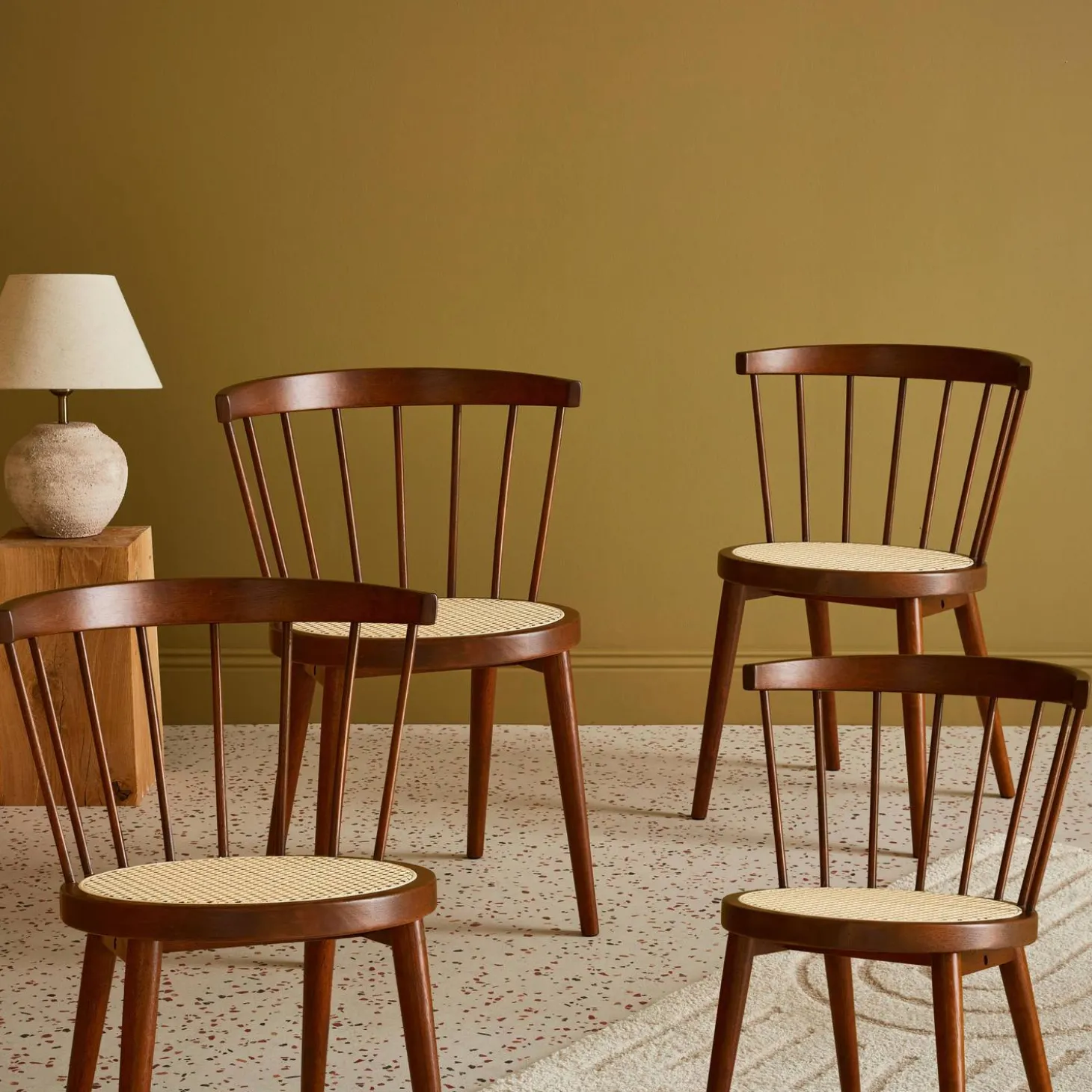 4er-Set Stühle aus Holz und Rattan-Geflecht
