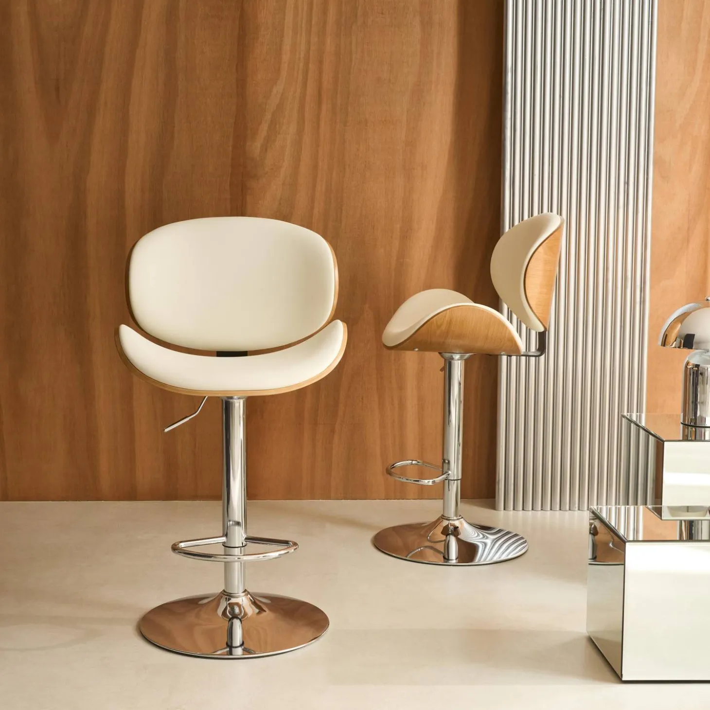 2er-Set verstellbare Barhocker mit Holzdekor und Kunstleder