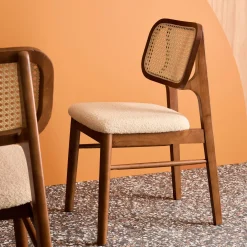 2er-Set Vintage-Stühle aus Heveaholz mit Rattan-Geflecht und Bouclé-Sitz