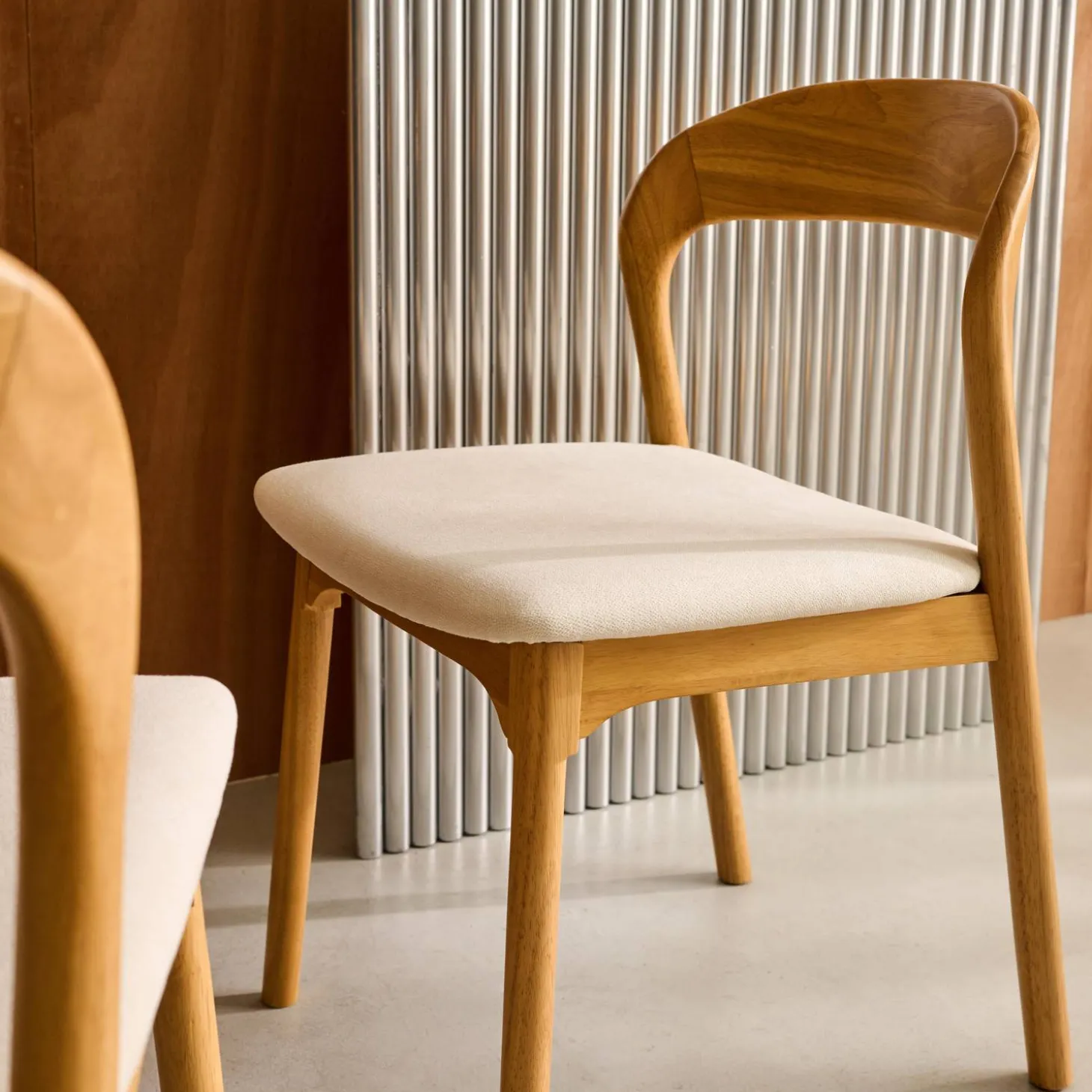 2er-Set Vintage-Stühle aus Heveaholz mit Stoffbezug