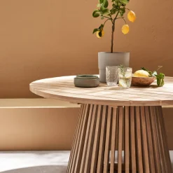 Esstisch aus Holz, 4 Personen, innen / außen