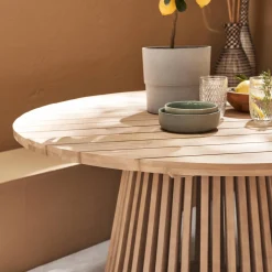Esstisch aus Holz, 4 Personen, innen / außen