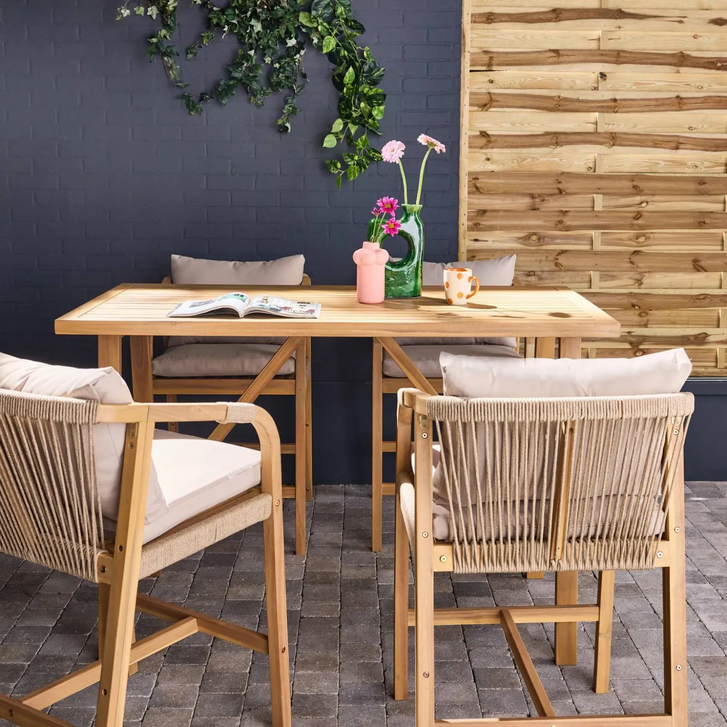 Garten-Bartisch aus Akazienholz mit 4 Stühlen