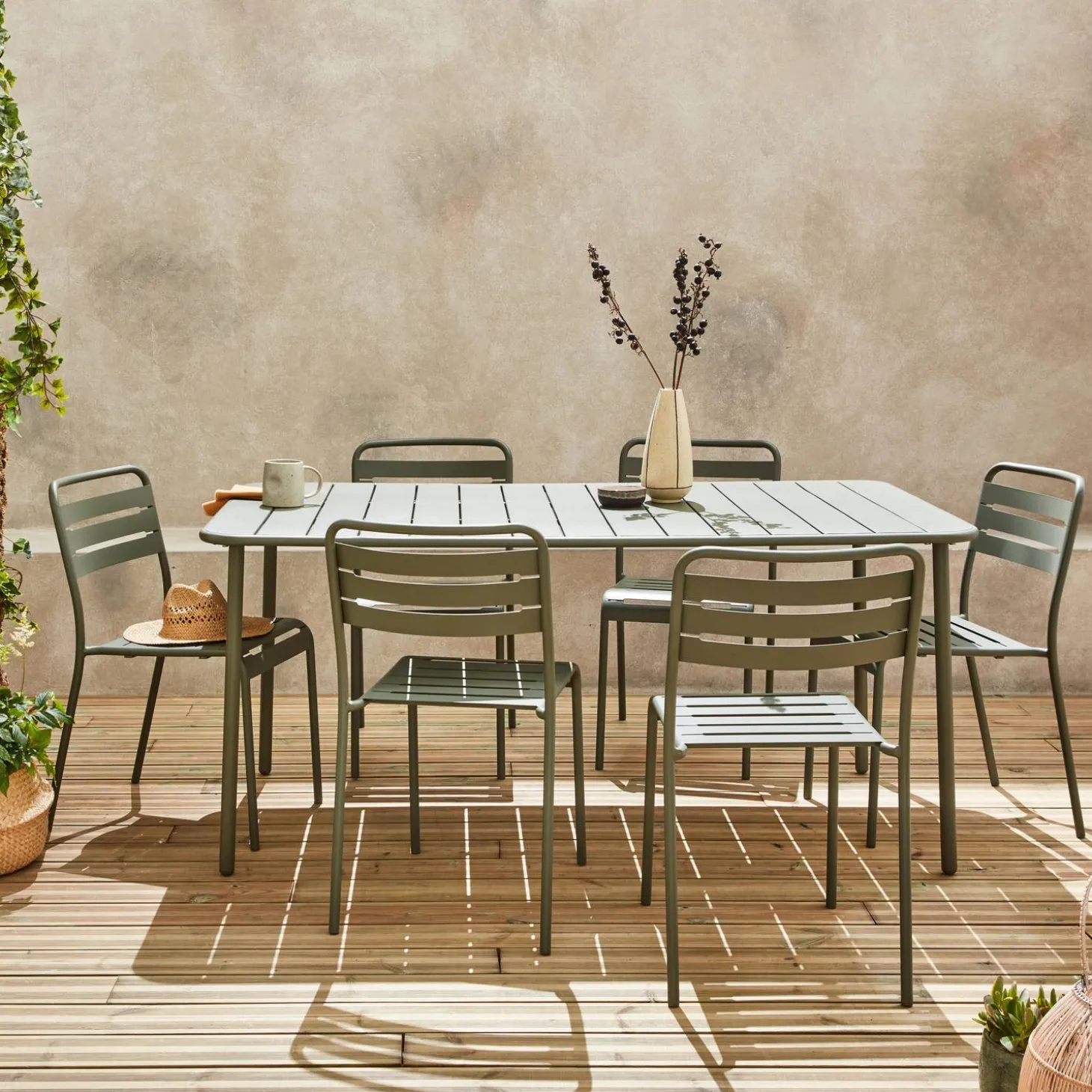 Gartentisch aus Stahl mit 6 Stühlen