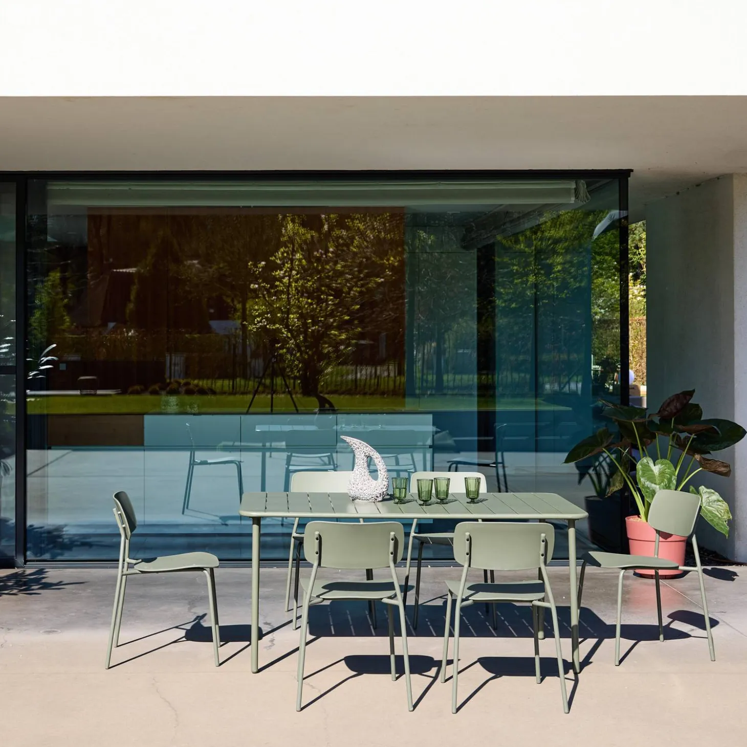 Gartentisch aus Stahl + 6 Stühle