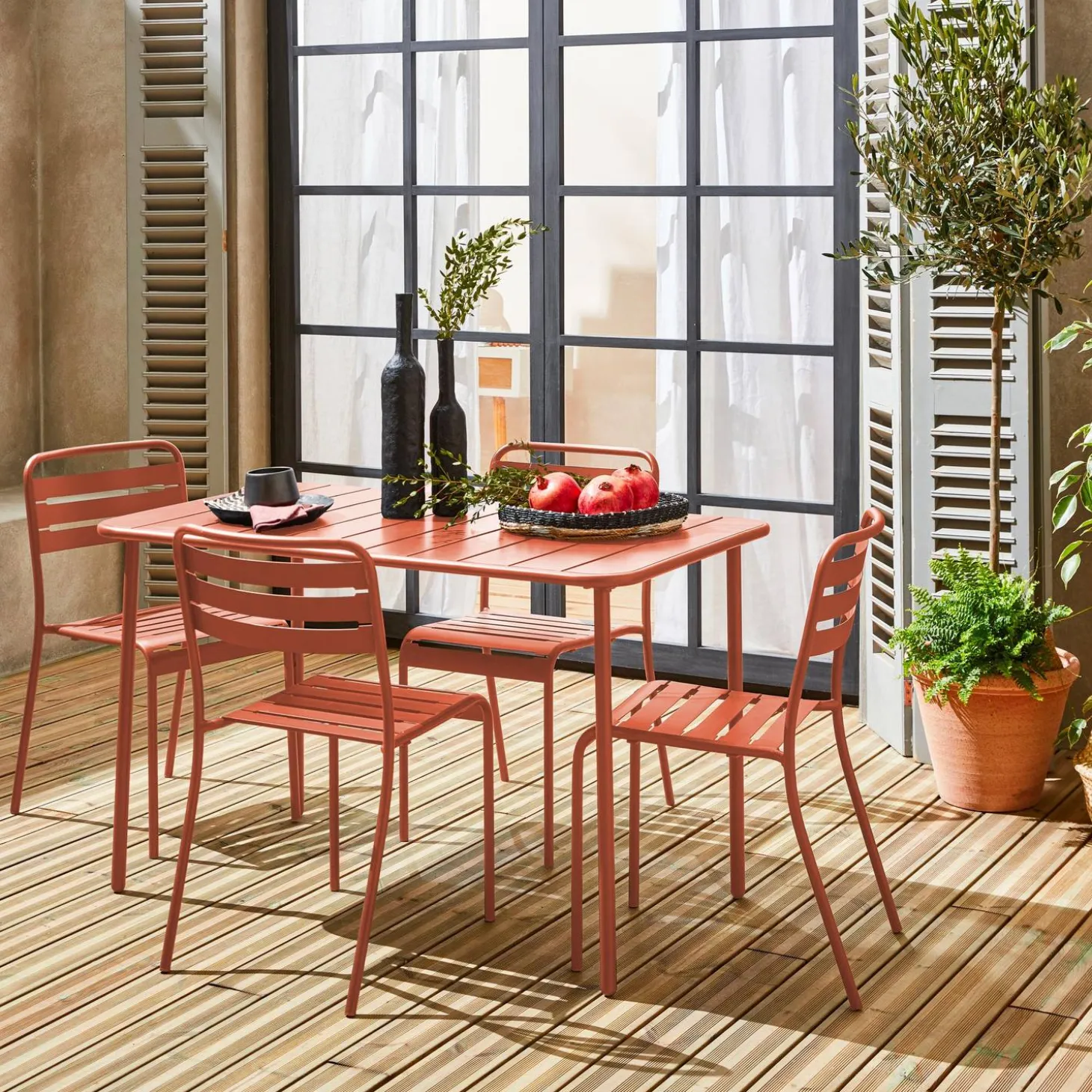 Gartentisch + 4 Stühle aus Stahl