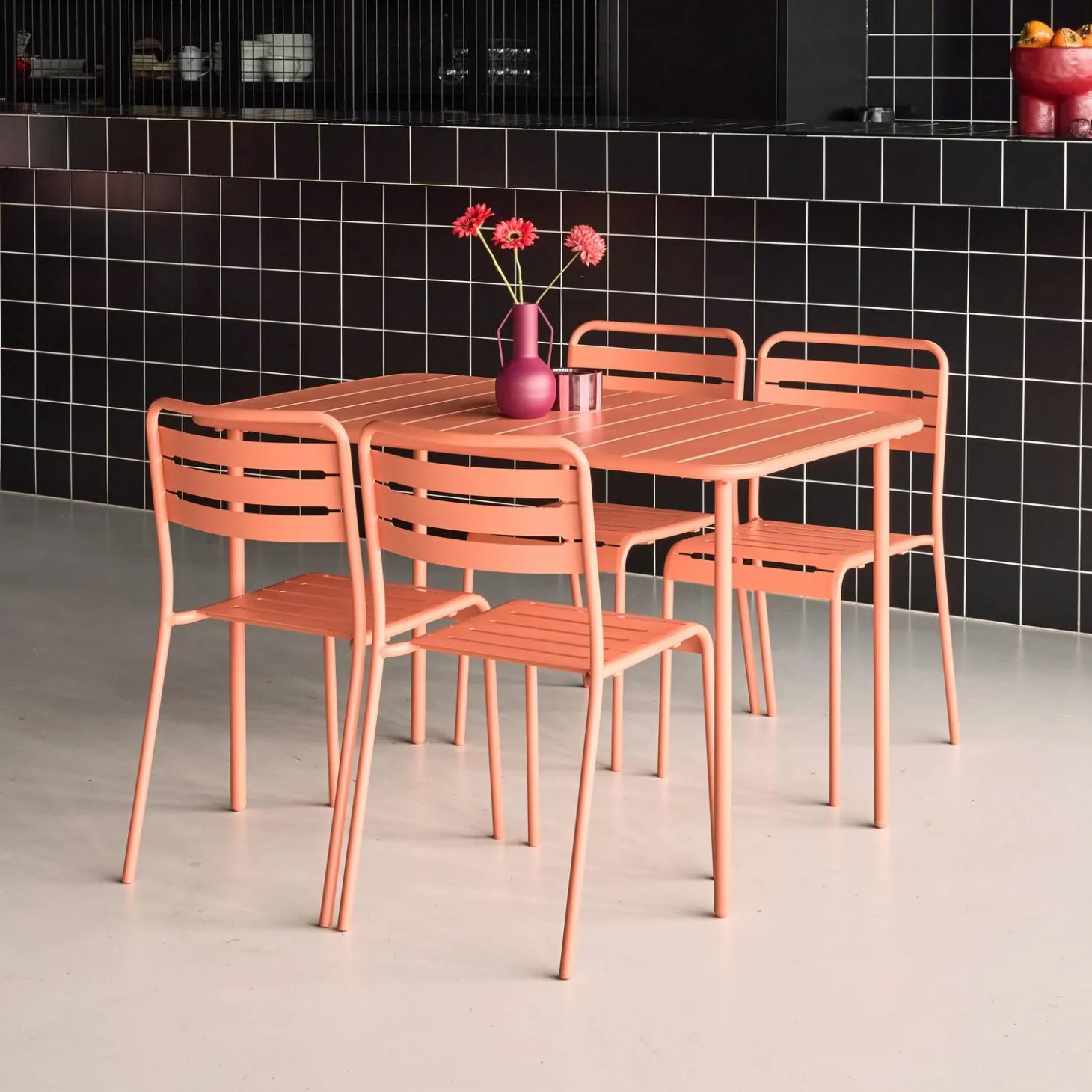 Gartentisch + 4 Stühle aus Stahl