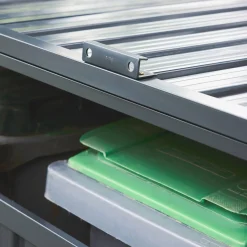 Graue Mülltonnenabdeckung aus verzinktem Stahl