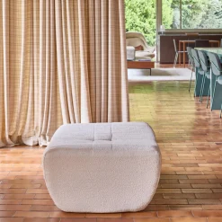 Hocker, Fußhocker mit strukturiertem Bouclé-Bezug für Sessel und Sofas