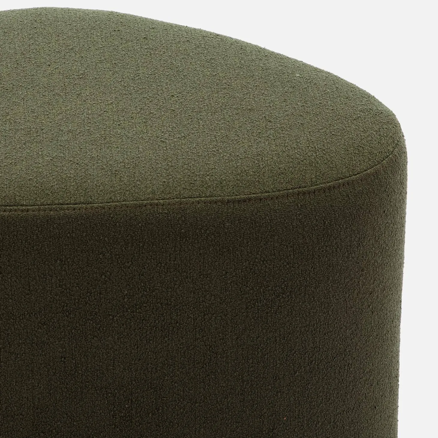 Hocker in Kieselsteinform mit Stoffbezug