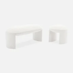 Hocker mit Bezug aus strukturiertem Bouclé