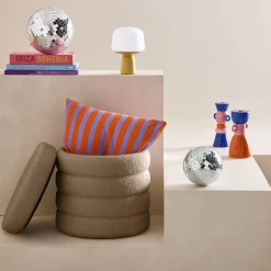 Hocker mit Stauraum und Bouclé-Bezug