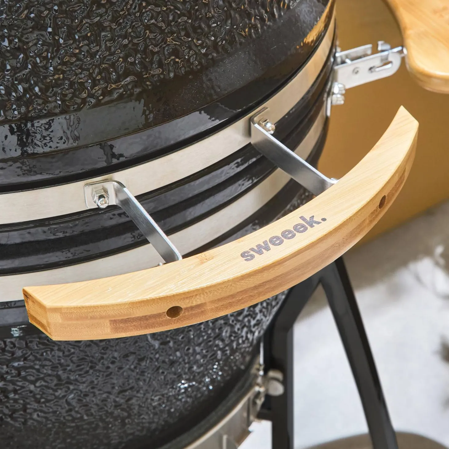 Holzkohlegrill aus Keramik Ø 57cm, mit Zubehör