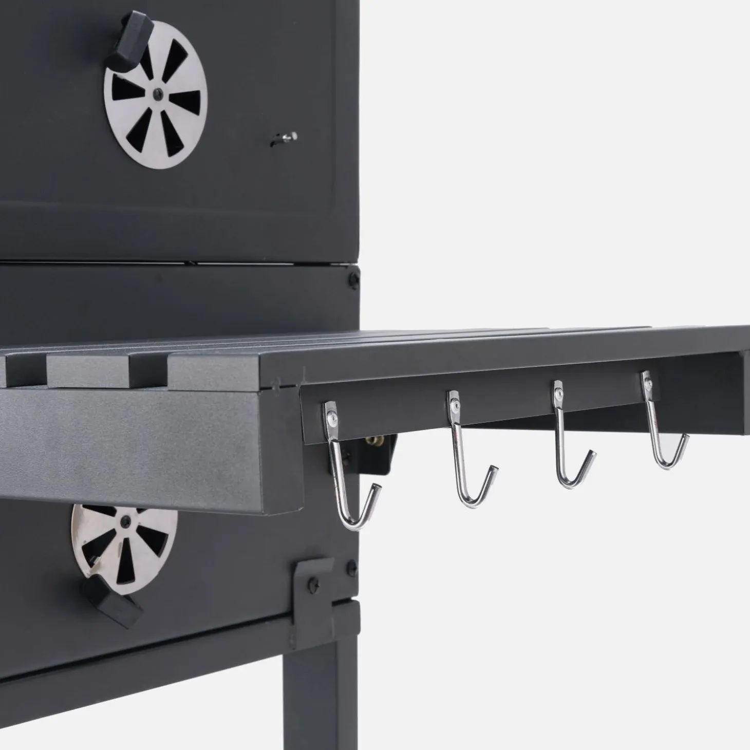 Holzkohlegrill mit Abdeckung