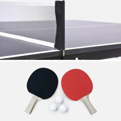 Indoor-Tischtennisplatte mittelgroß mit 2 Schlägern und 3 Bällen
