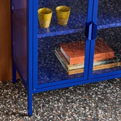Industrielles Sideboard aus Metall und gehärtetem Glas mit 3 Türen, 100 cm