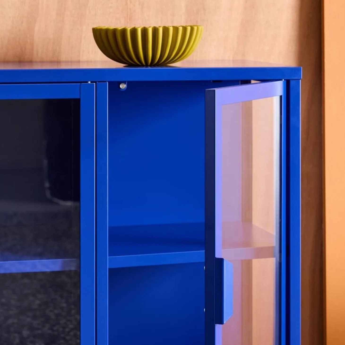 Industrielles Sideboard aus Metall und gehärtetem Glas mit 3 Türen, 100 cm