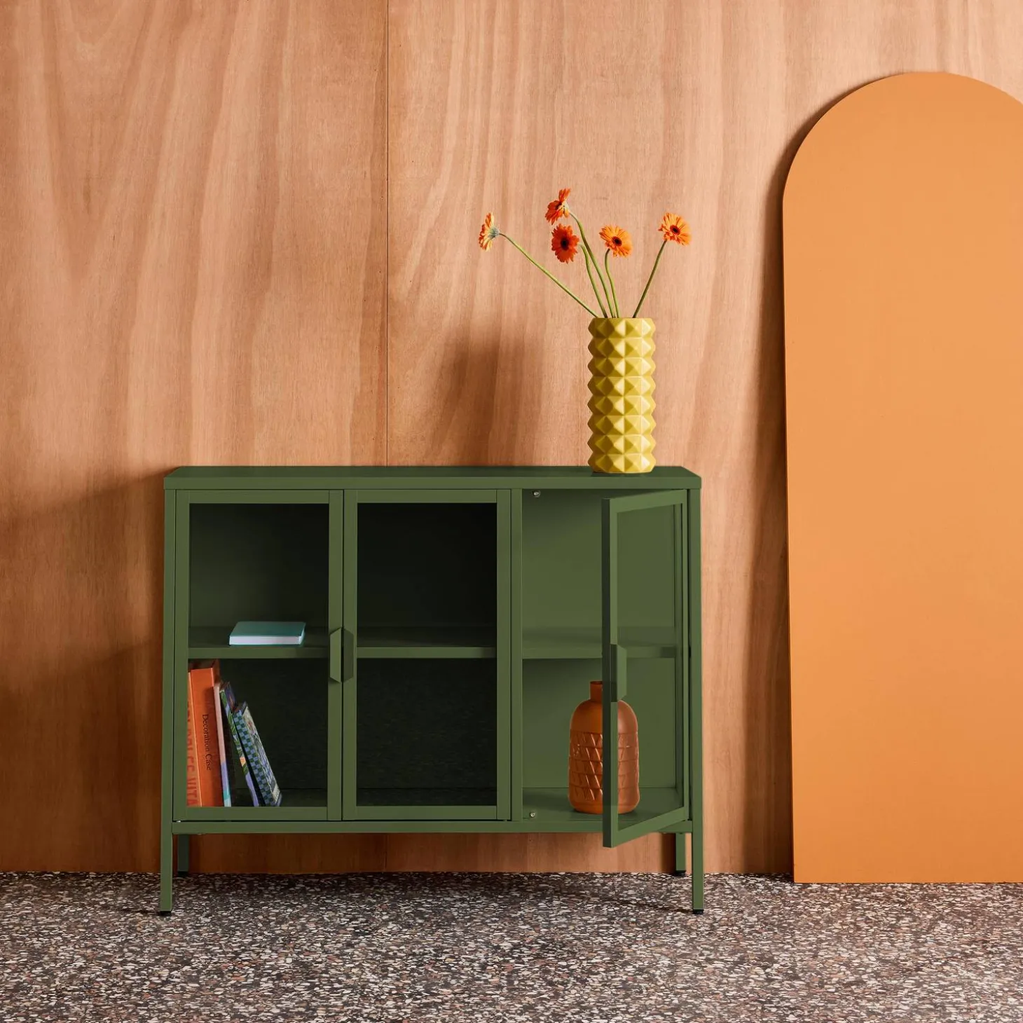 Industrielles Sideboard aus Metall und gehärtetem Glas mit 3 Türen, 100 cm