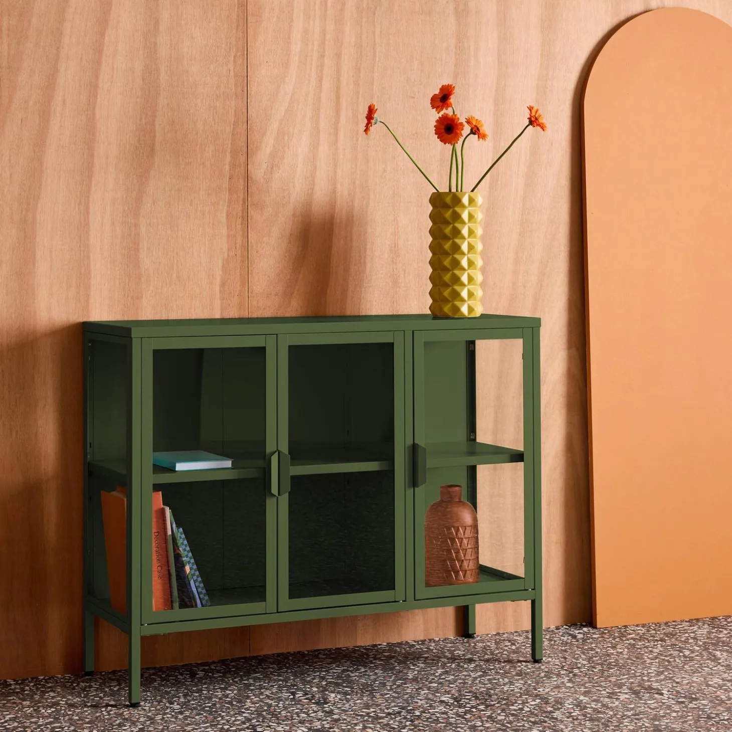 Industrielles Sideboard aus Metall und gehärtetem Glas mit 3 Türen, 100 cm