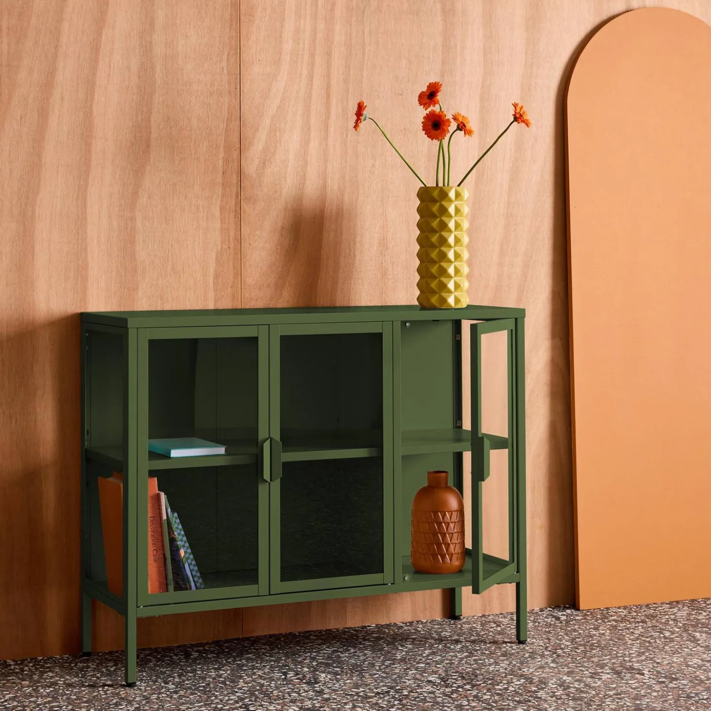 Industrielles Sideboard aus Metall und gehärtetem Glas mit 3 Türen, 100 cm