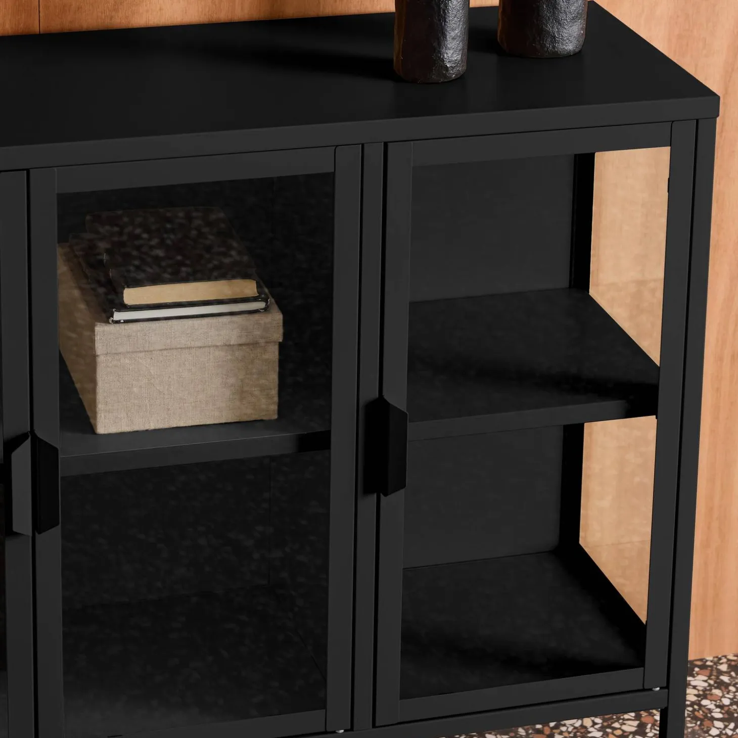 Industrielles Sideboard aus Metall und gehärtetem Glas mit 3 Türen, 100 cm