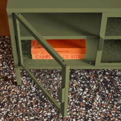 Industrielles TV-Möbel aus Metall und gehärtetem Glas mit 3 Türen, 120 cm