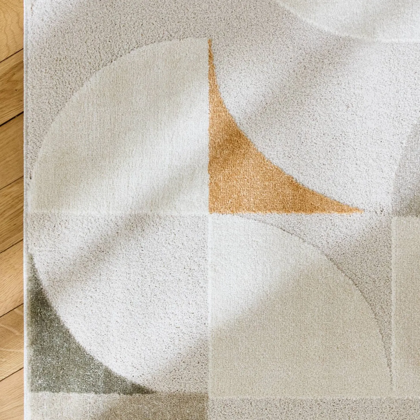 Innenteppich mit Retro-Muster cremefarben