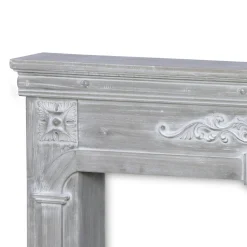 Kaminmantel mit gekalkter Holzoptik