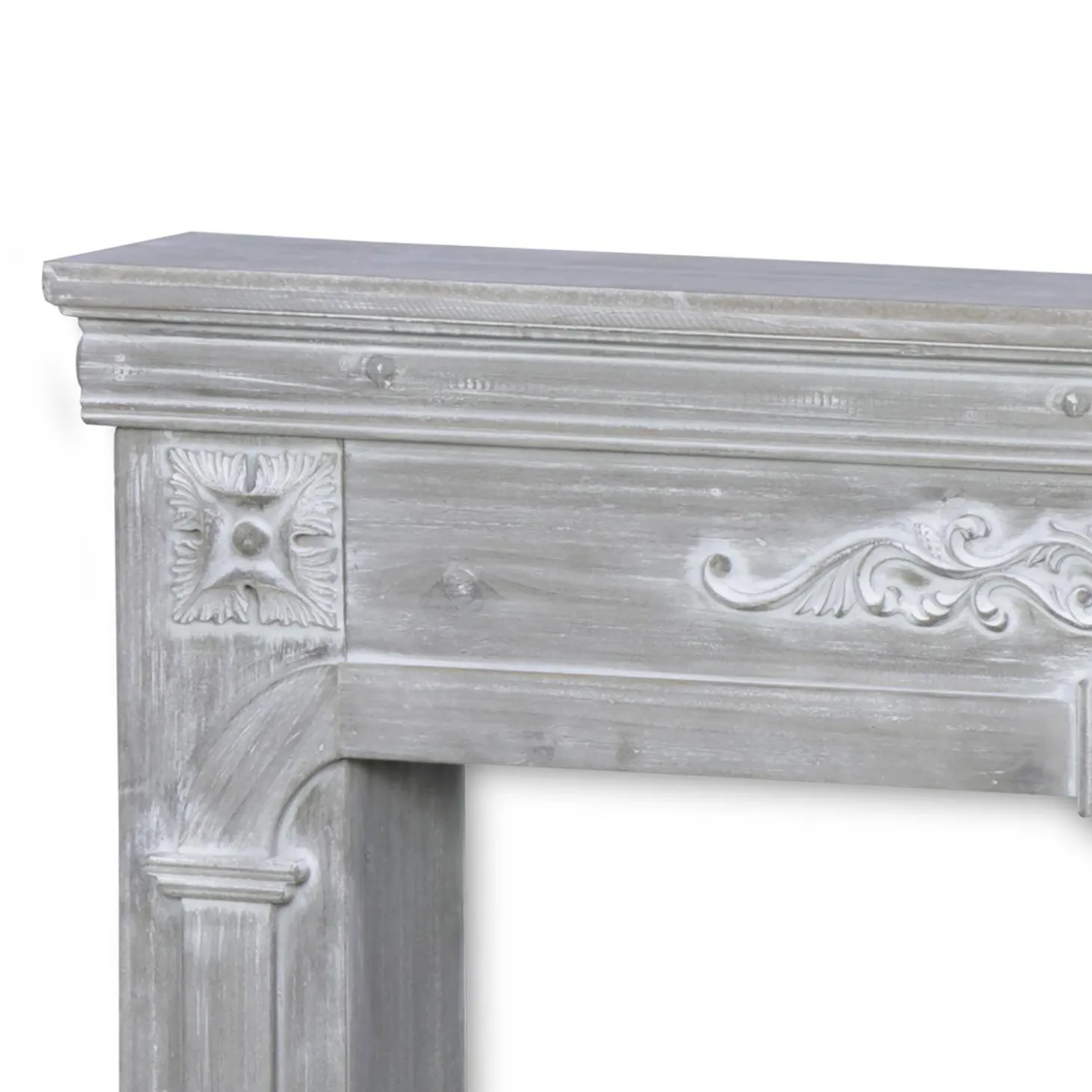Kaminmantel mit gekalkter Holzoptik