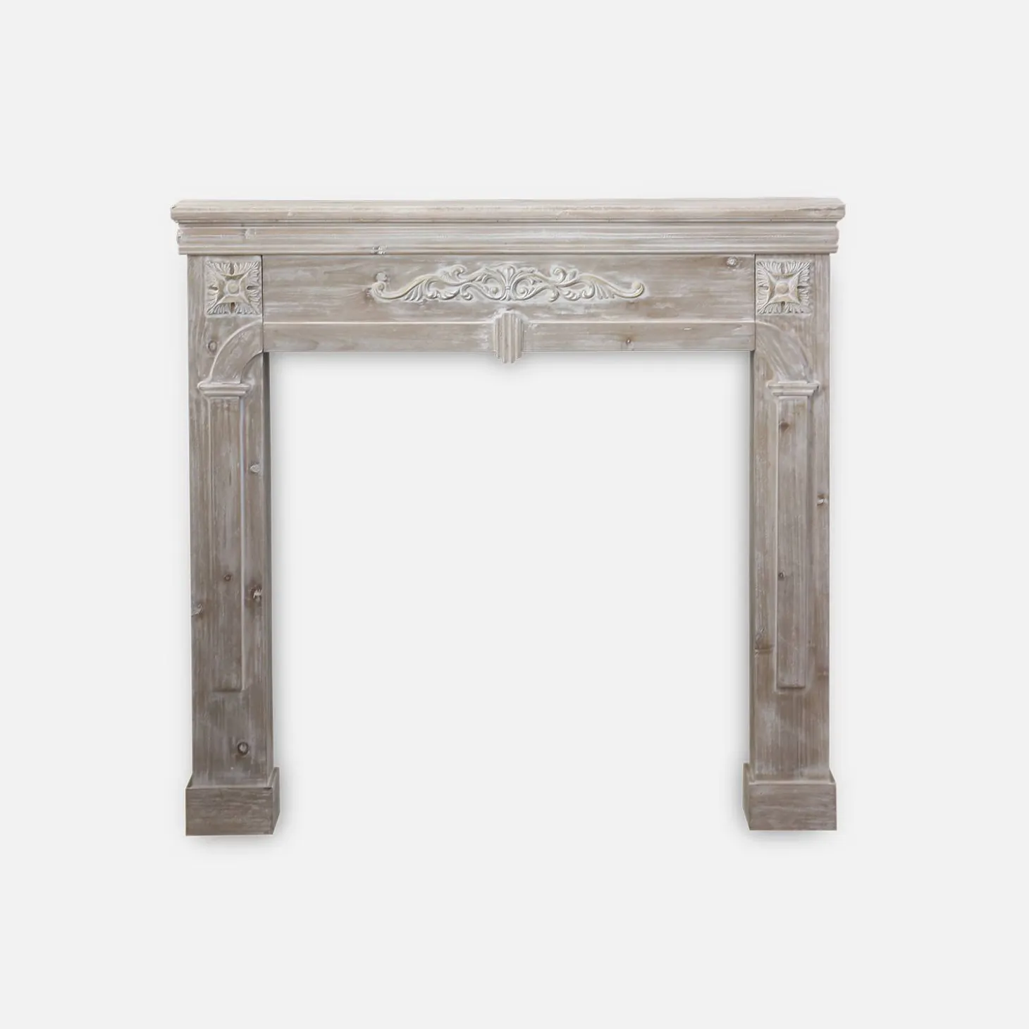 Kaminmantel mit gekalkter Holzoptik