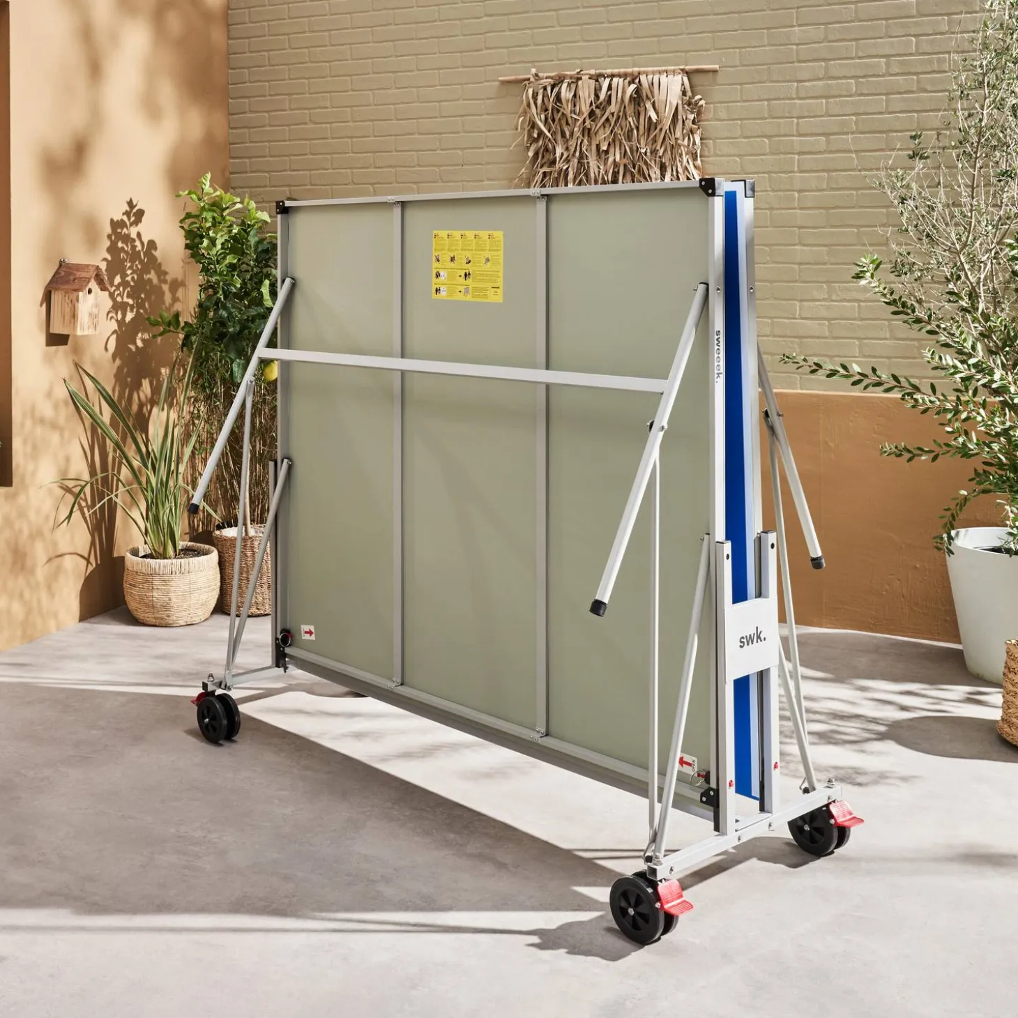 Klappbare Outdoor-Tischtennisplatte mit 4 Schlägern und 6 Bällen