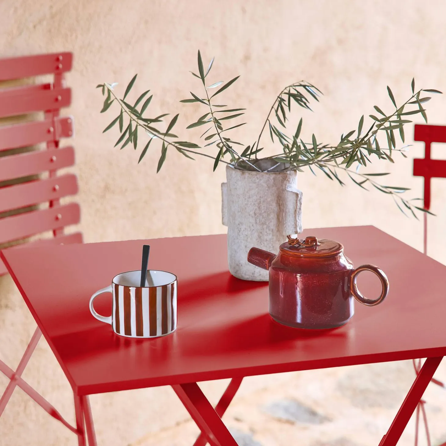 Klappbarer Bistro-Gartentisch aus Stahl, 2 Personen