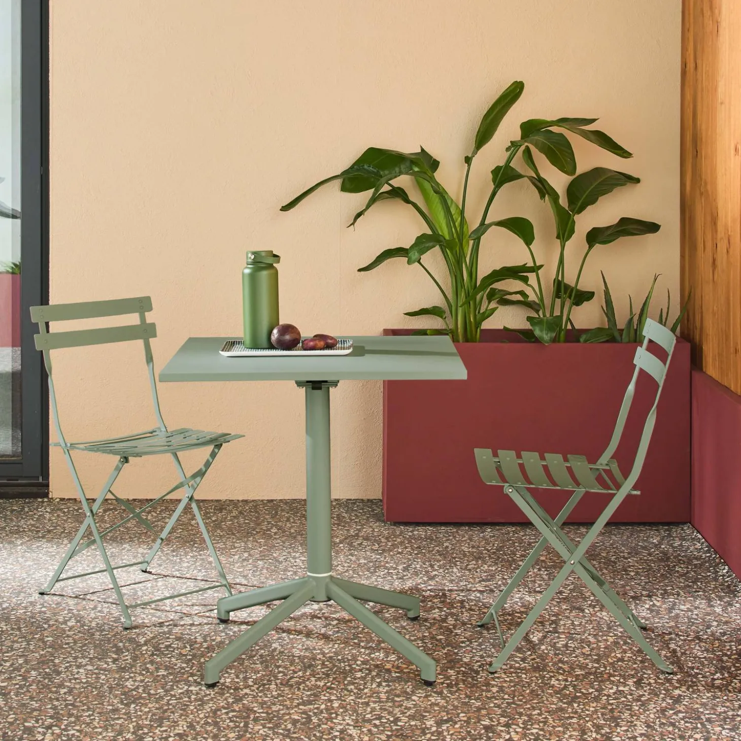 Klappbarer Bistro-Gartentisch aus Stahl + 2 Stühle