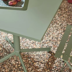 Klappbarer Bistro-Gartentisch aus Stahl + 2 Stühle